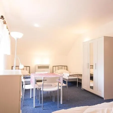 بيت للعطل Comfortable With A Private Garden *